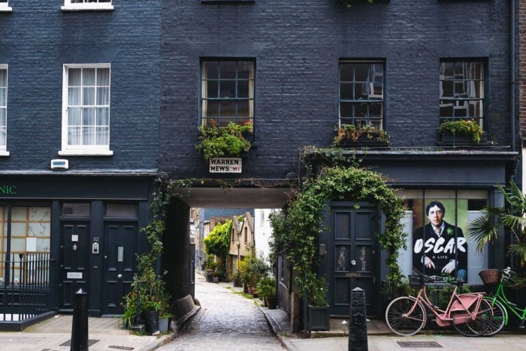 20 Prettiest London Mews + Best Mews in London