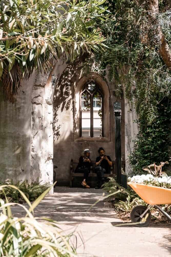 doorway to the ruins of St. Dunstan in the east, one of the cool things to do in London