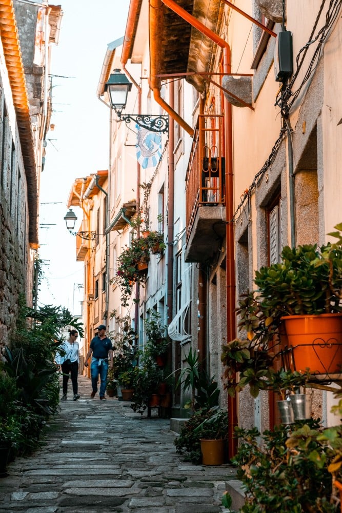 Stroll Through Cais da Ribeira Stroll Through Cais da Ribeira