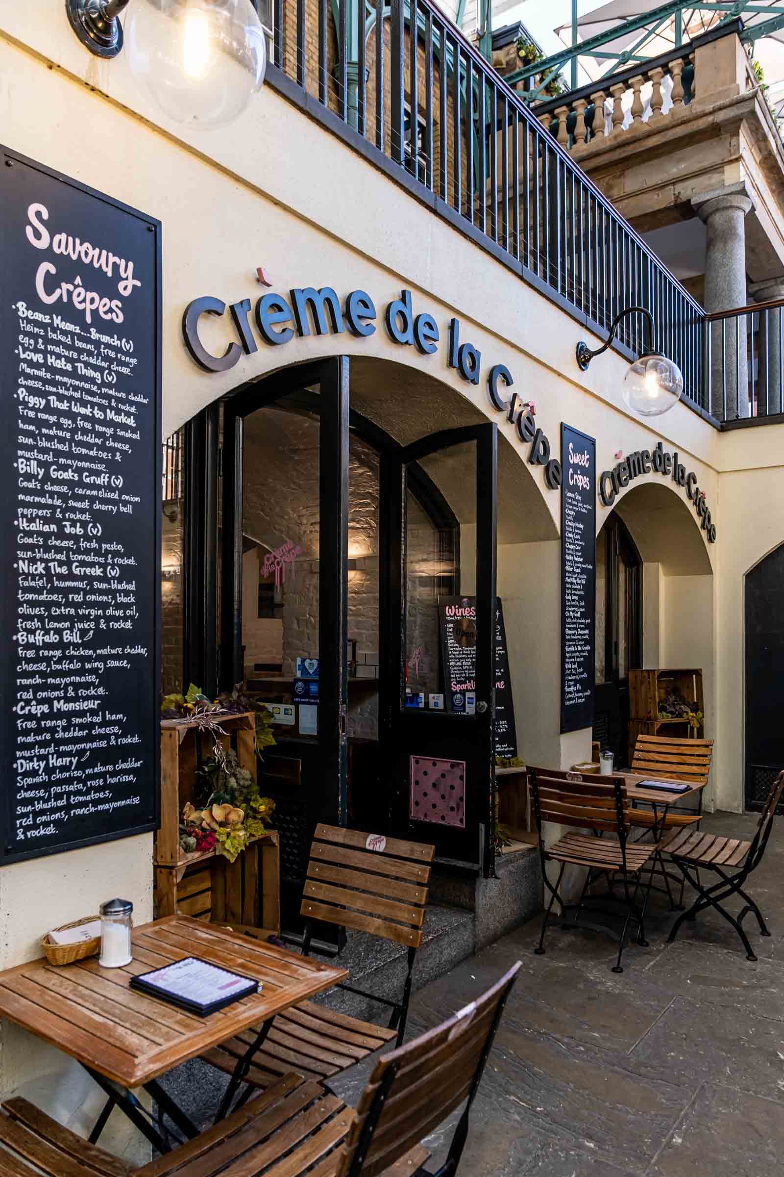 Creฬme de la Creฬpe The entrance to Creme de la Crepe in Covent Garden โ one of the best coffee and breakfast spots in the area.