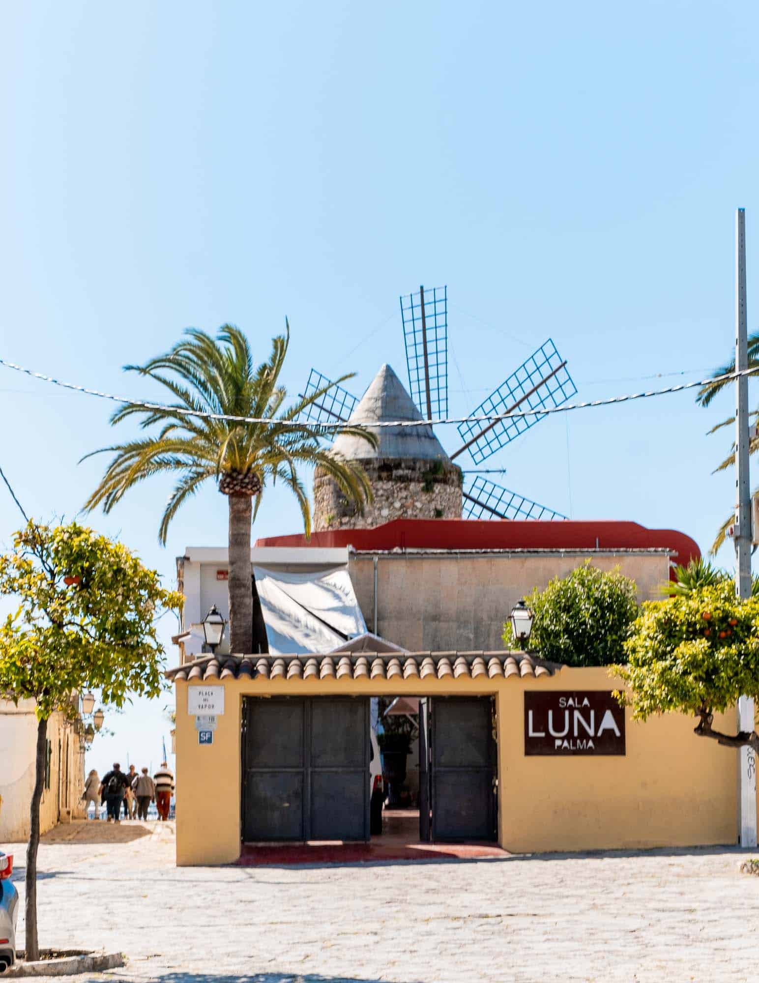 What to see in Palma de Mallorca Sala Luna Palma