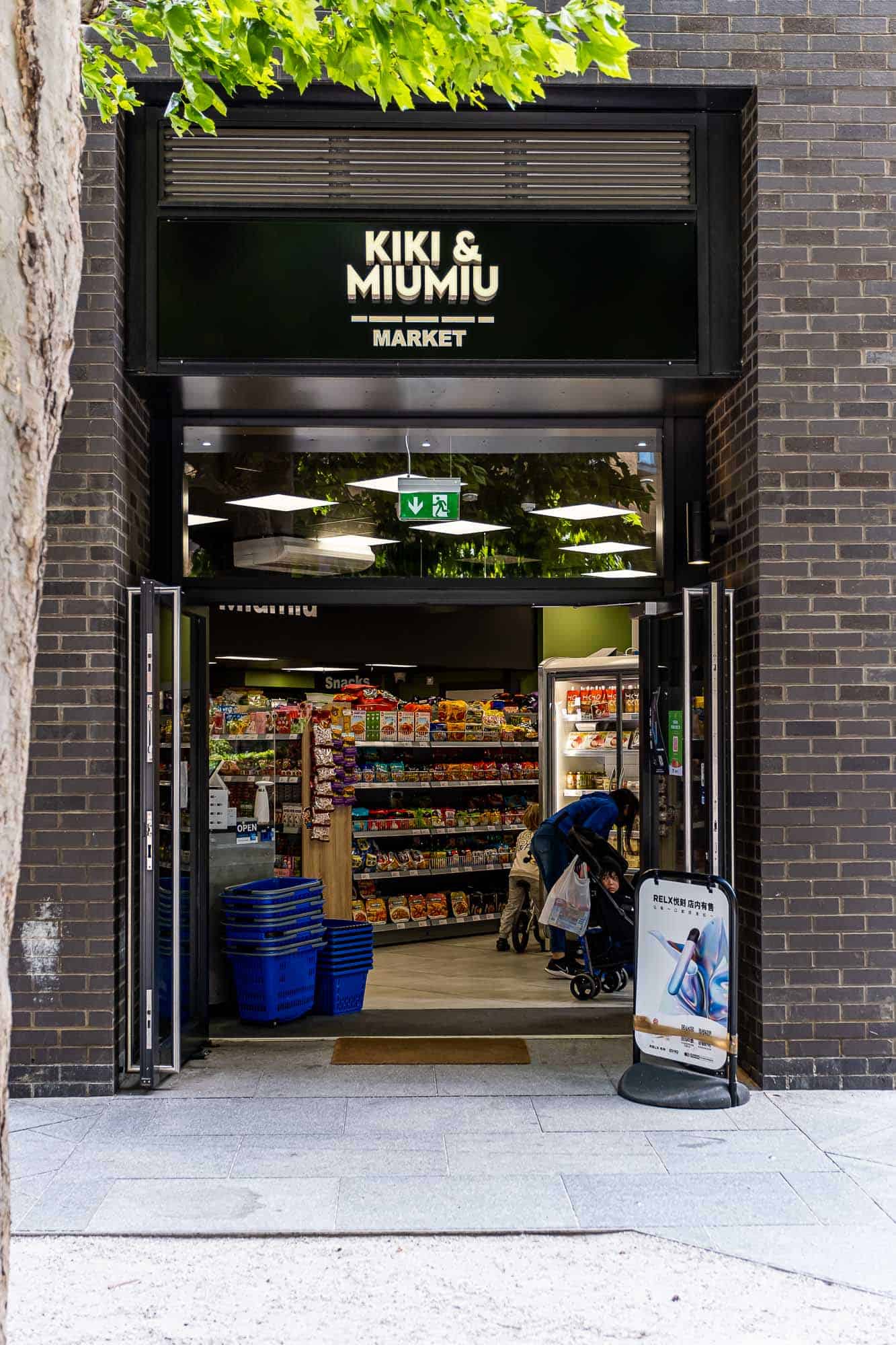Kiki and Miumiu Market Kiki and Miumiu Market