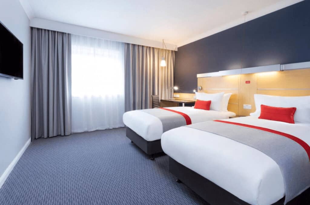 Holiday Inn Express Earls Court London Holiday Inn Express Earls Court London