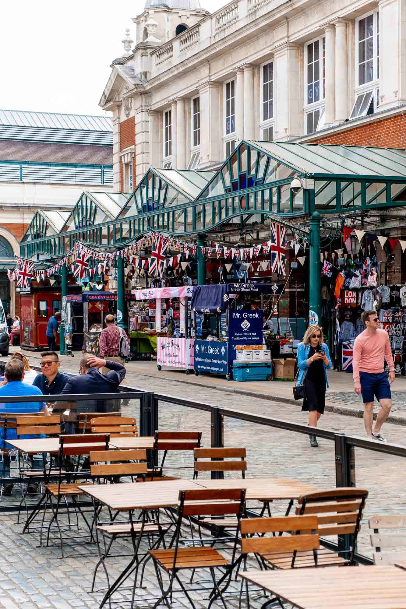 Jubilee Market, a historic place to go fro souveniers and shopping in Covent Gardens London