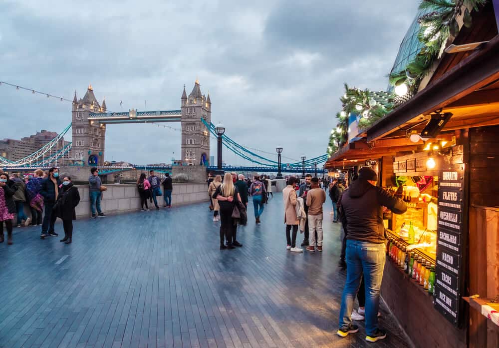 tower of london christmas market UK