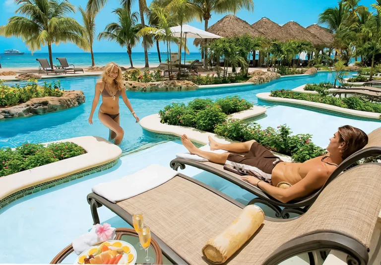 13 Best Resorts With Swim-Up Rooms in Jamaica [2024]