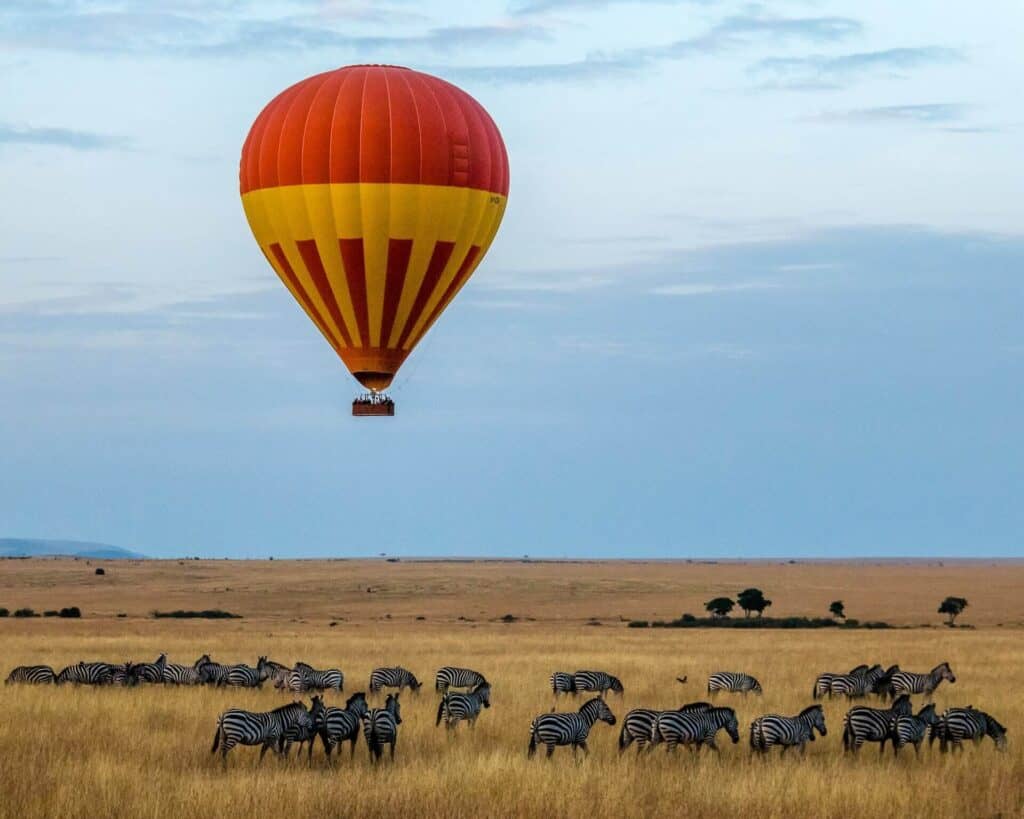 air ballon over safaris land in Kenya