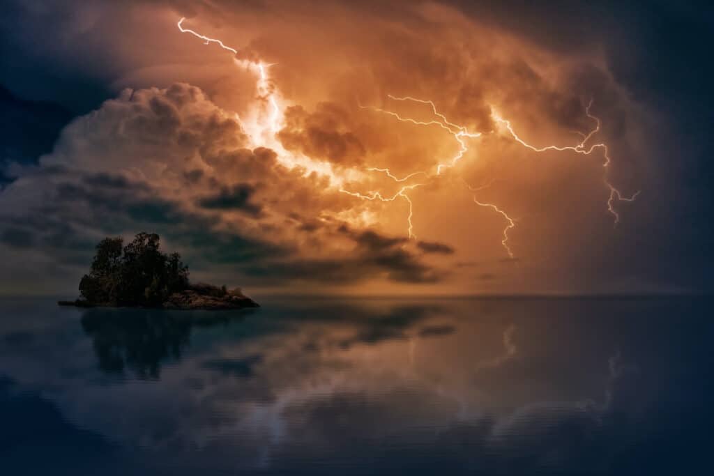 Times to Avoid When Visiting Jamaica stormy weather in Jamaica, showing times to avoid when visiting Jamaica