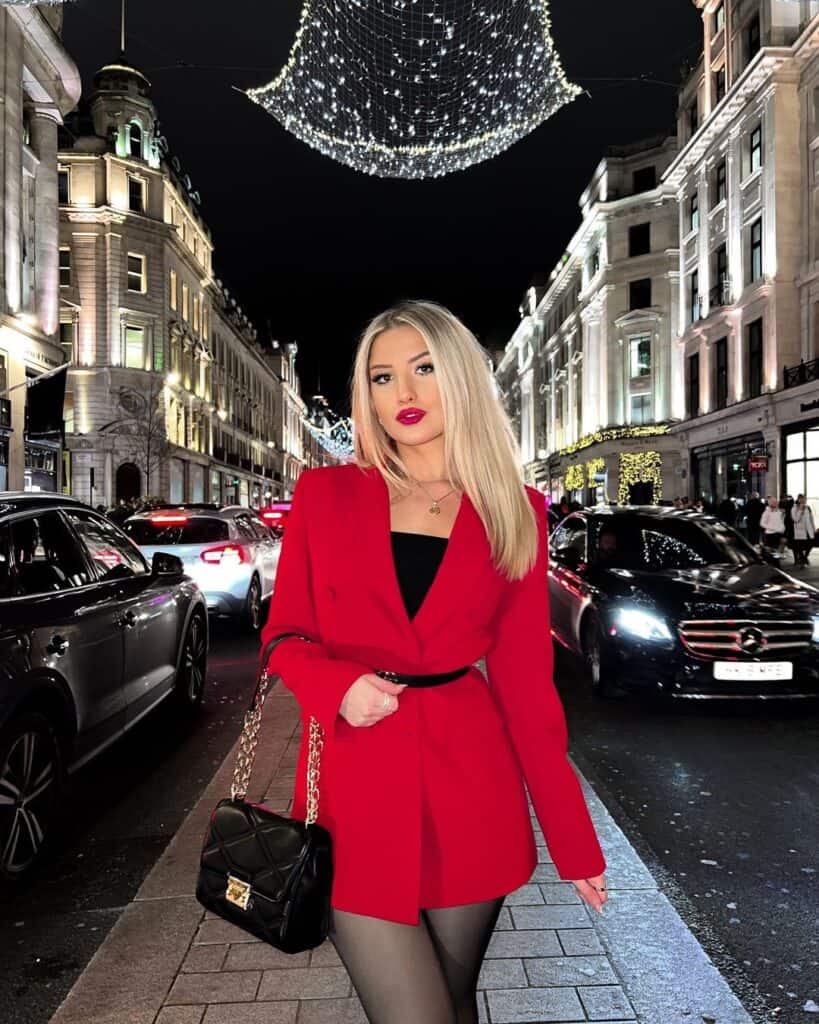 Christmas Outfits in London 8