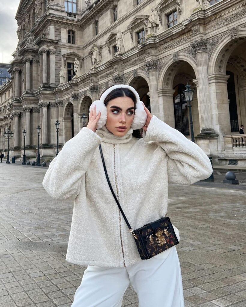 Elegant Parisian Outfits Winter 7