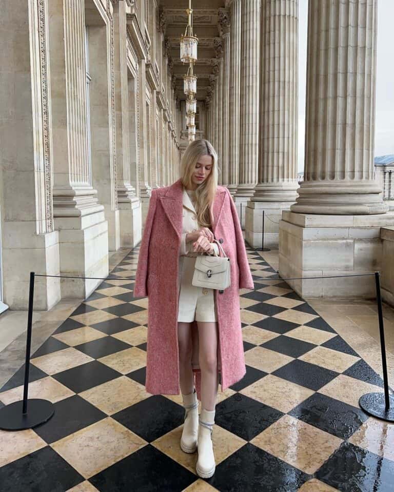 19 Elegant Parisian Outfits for Winter 2024