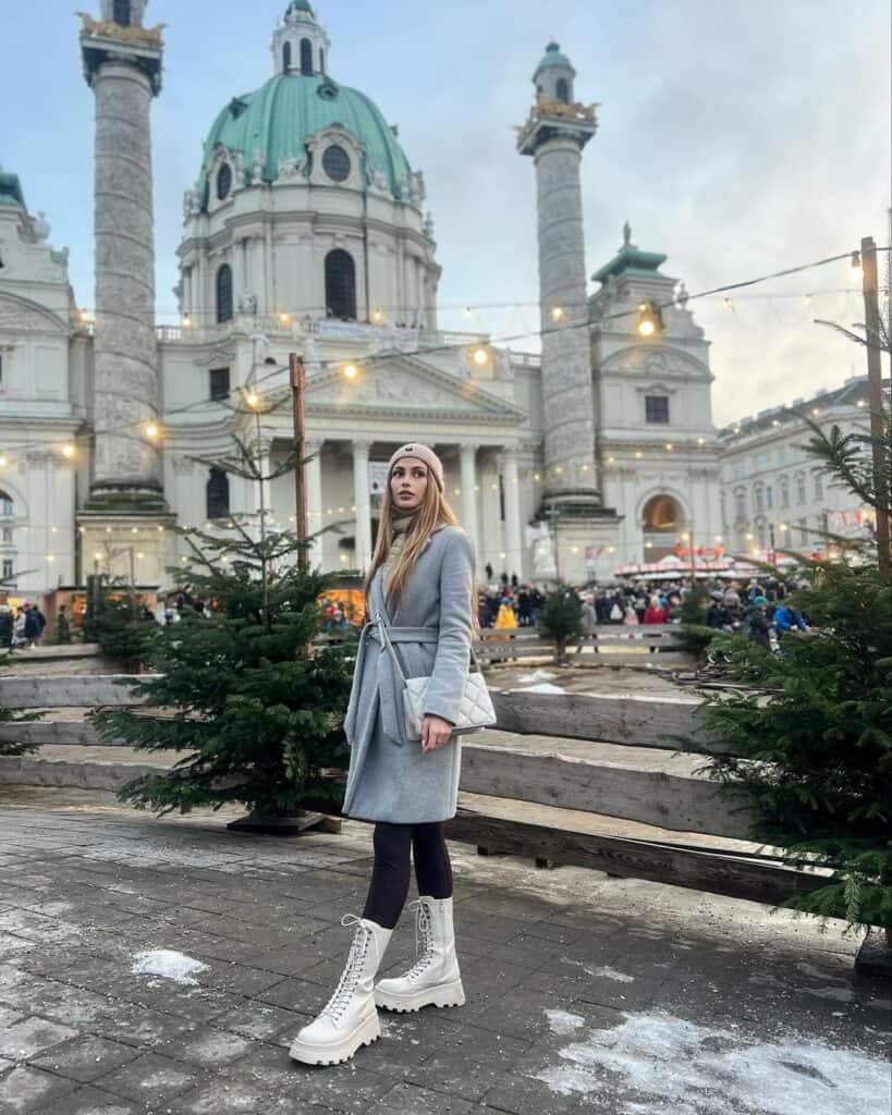 Europe Christmas Outfits 14