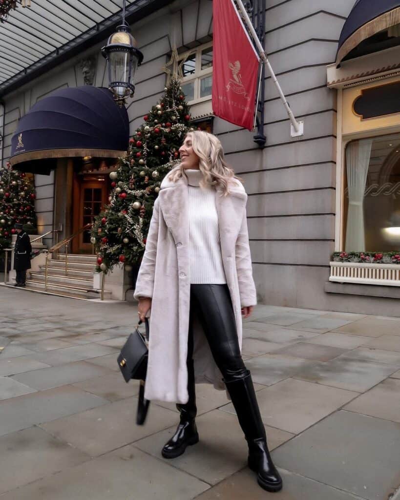Europe Christmas Outfits 19