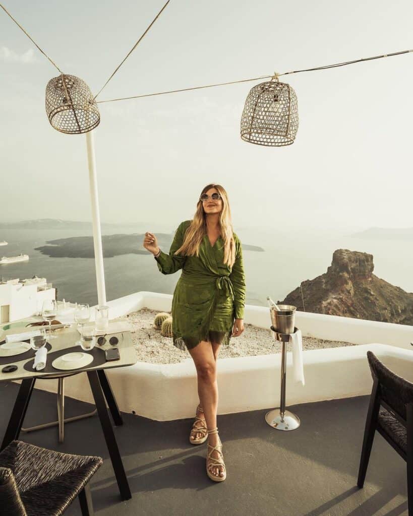 Santorini Outfit Ideas 18