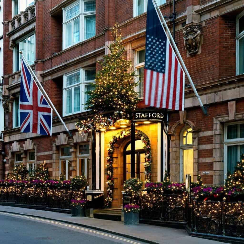 Where to Stay in London for Christmas 5
