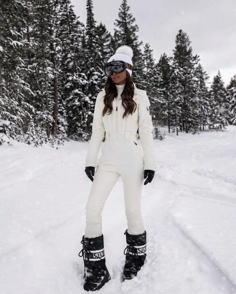 Stylish Ski Outfits for Women 9