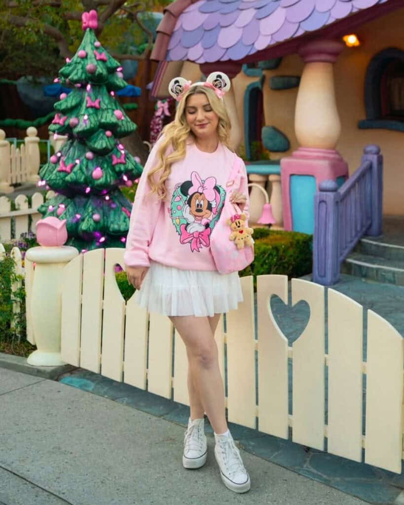 Disneyland Outfits For Women 12