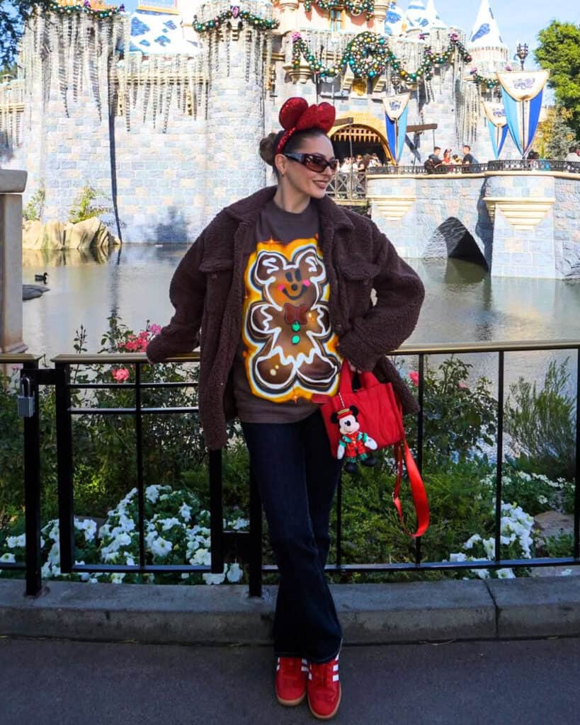 Disneyland Outfits For Women 16