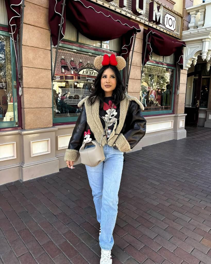 Disneyland Outfits For Women 8