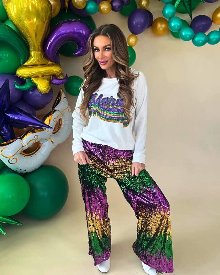 17 Mardi Gras Outfits For Women To Slay The Parade!