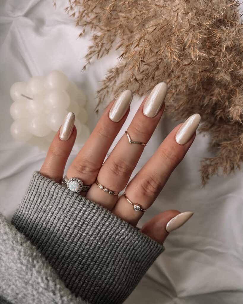 Neutral Nails For Women 3