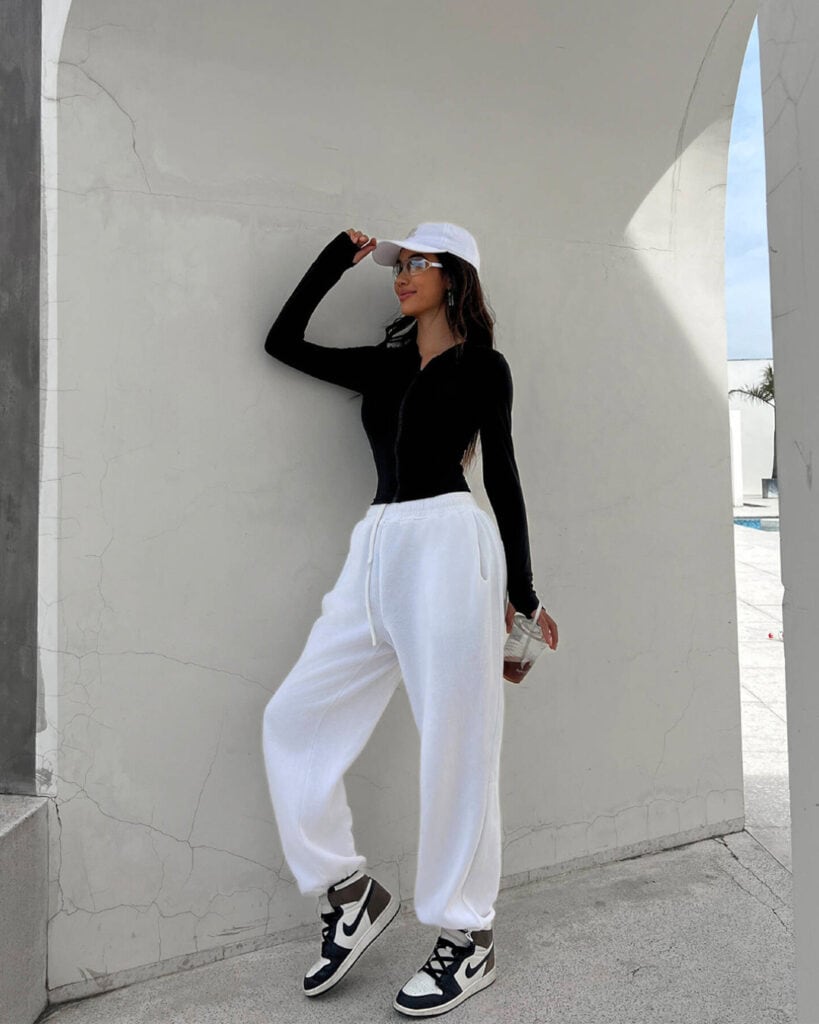 Sweatpants Outfits For Women 17