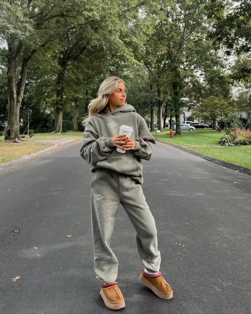 Sweatpants Outfits For Women 5