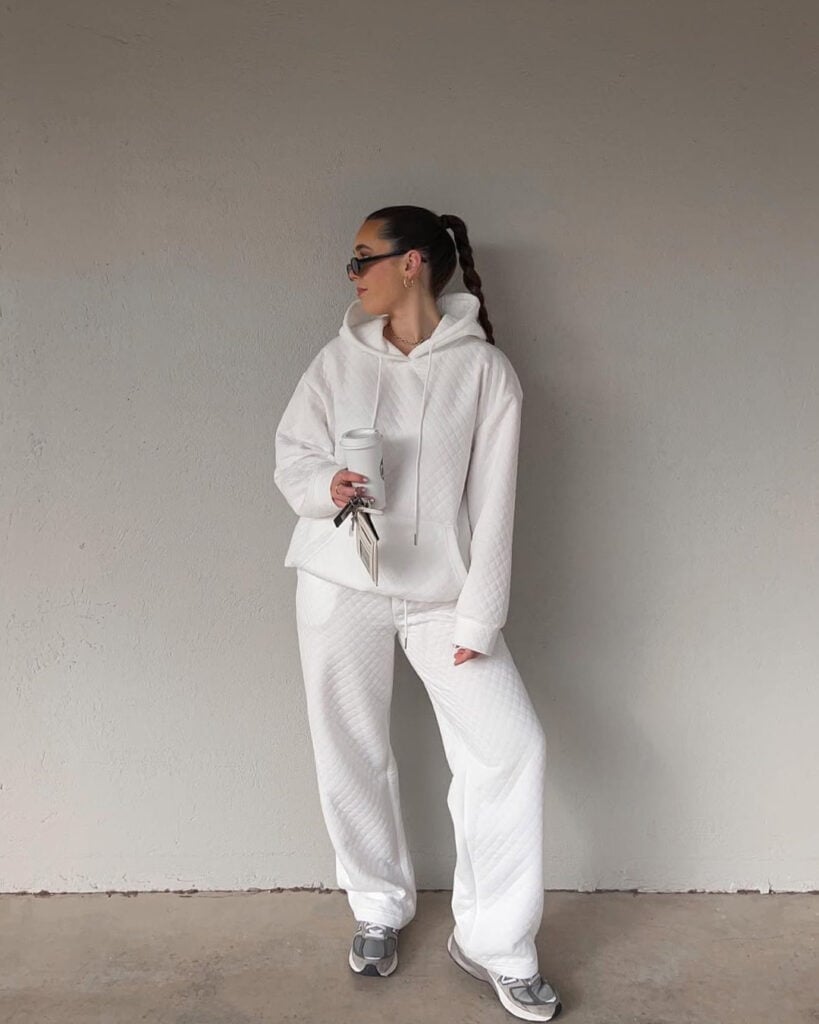 Sweatpants Outfits For Women 6