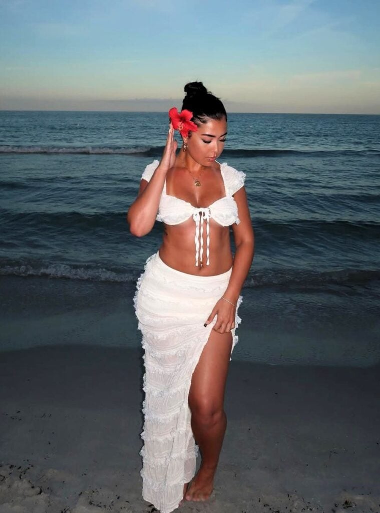 Tropical Vacation Outfits 16