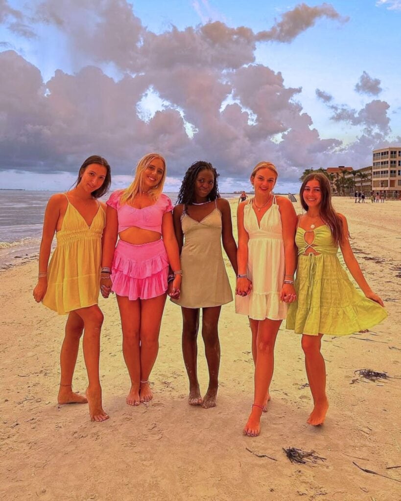 Group Beach Outfit Ideas 17