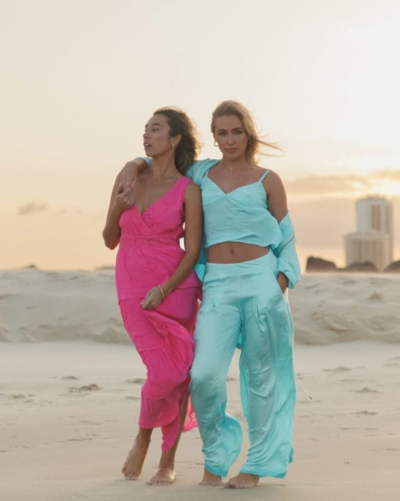 Group Beach Outfit Ideas 2