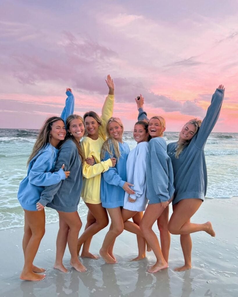 Group Beach Outfit Ideas 6