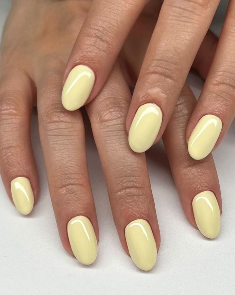 yellow nails 11