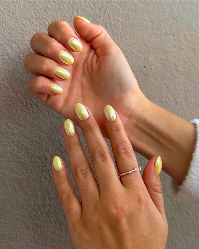yellow nails 8