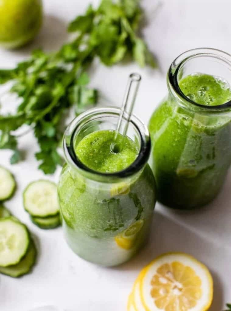 green apple lemon cucumber ginger smoothie