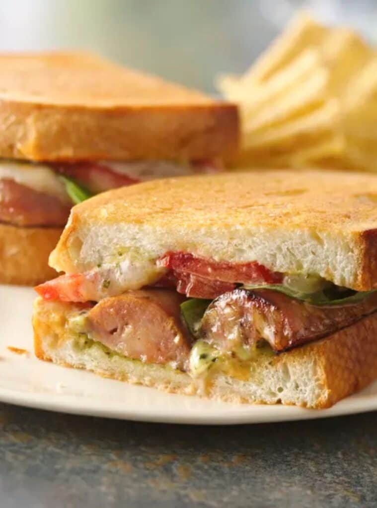 toasted pesto-chicken sausage sandwiches