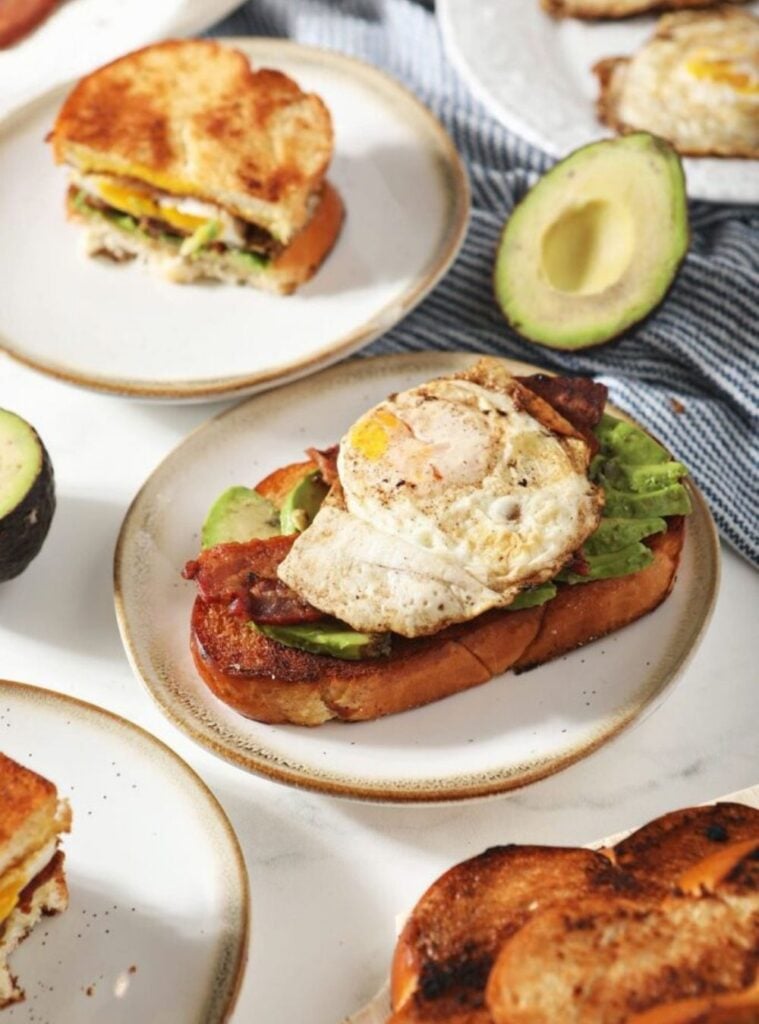 bacon avocado egg sandwich