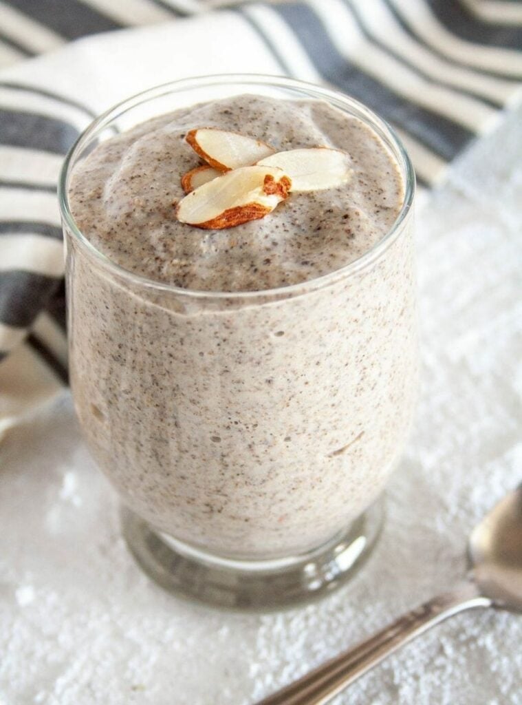 almond chia pudding