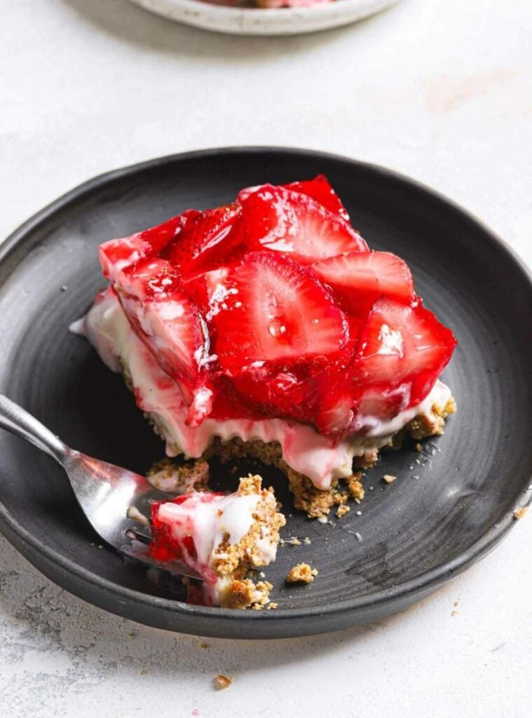 strawberry pretzel salad