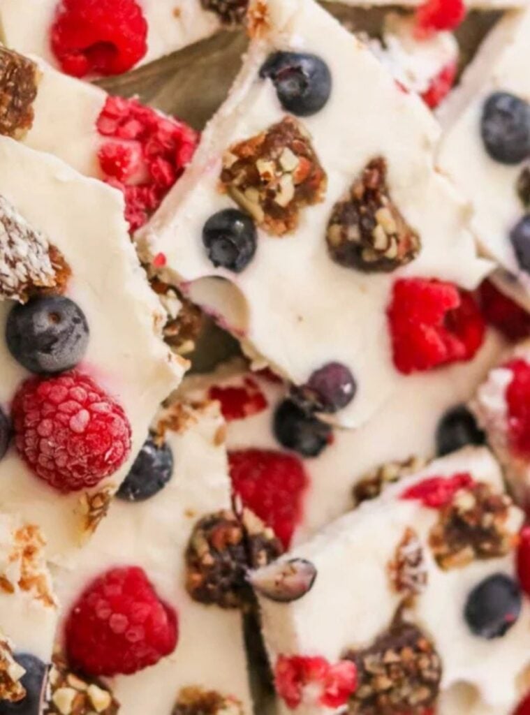 frozen yogurt bark with berries