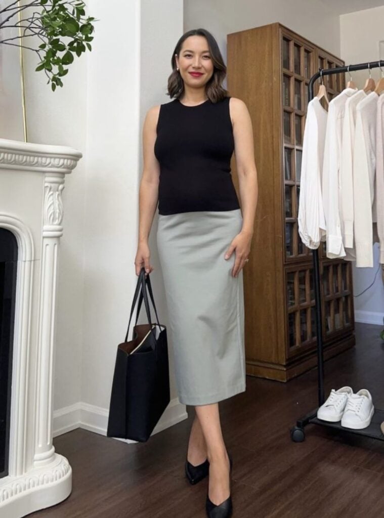 sleeveless black top + gray midi skirt + black tote bag + pointed heels