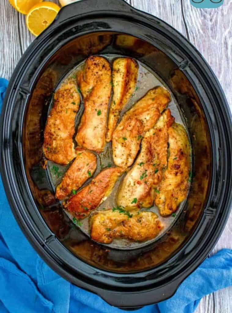 lemon garlic chicken in crockpot, light and cozy fall crockpot recipe