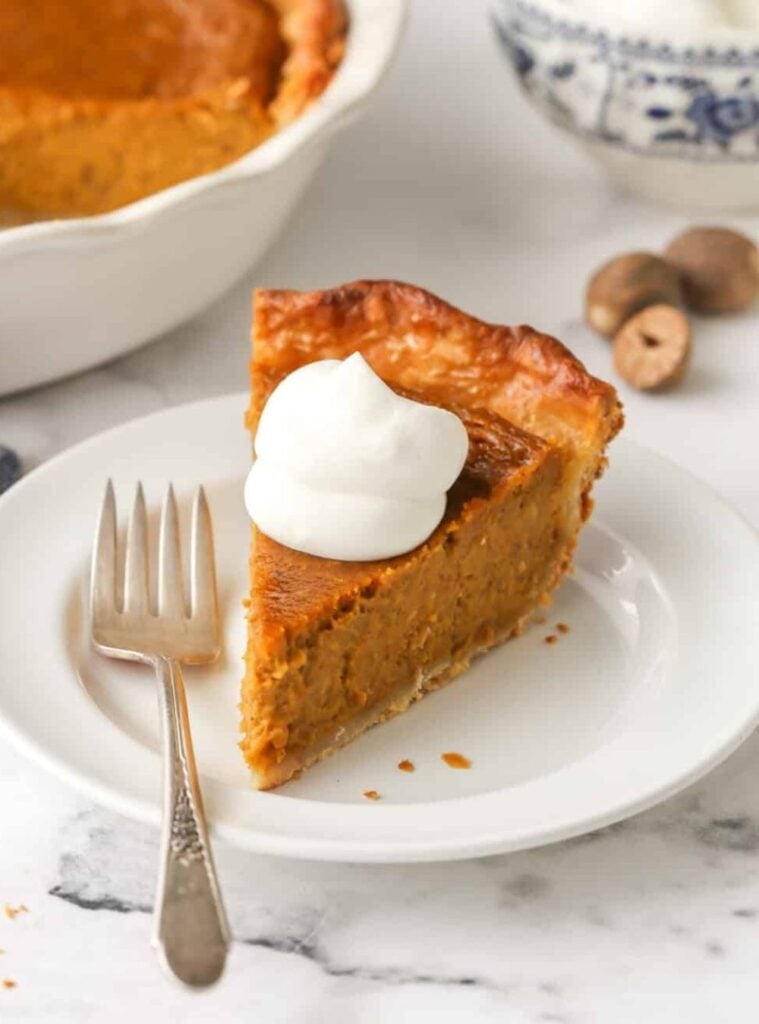 classic fall pie recipe with buttery crust and spiced pumpkin filling