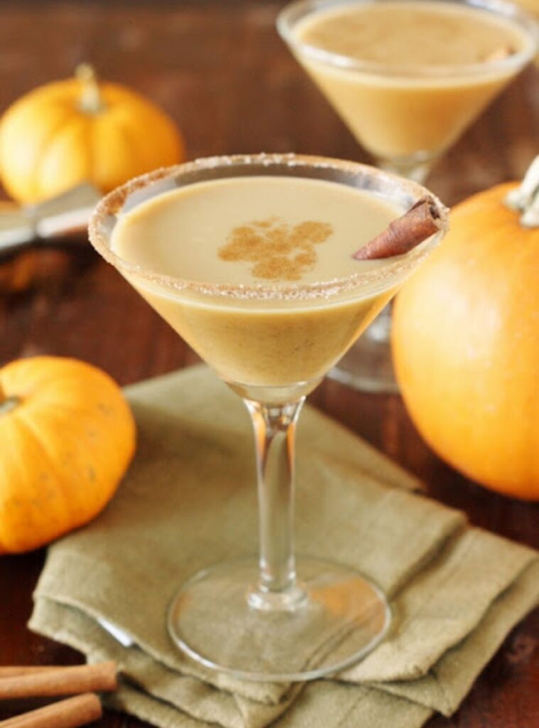 martini with pumpkin spice, festive fall cocktail