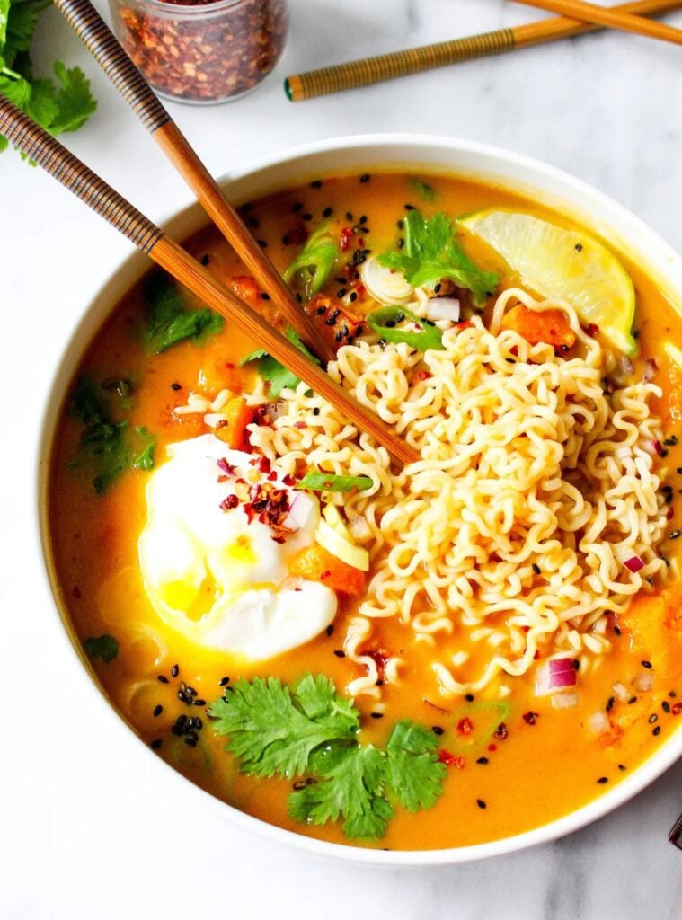 warm ramen with garlic, ginger, and pumpkin, a savory pumpkin recipe