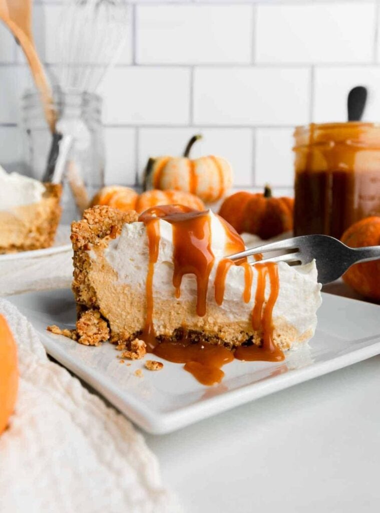 estive fall pie recipe topped with salted caramel drizzle