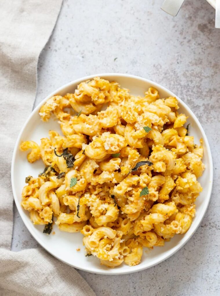 dairy free mac and cheese with pumpkin, a healthy fall recipe