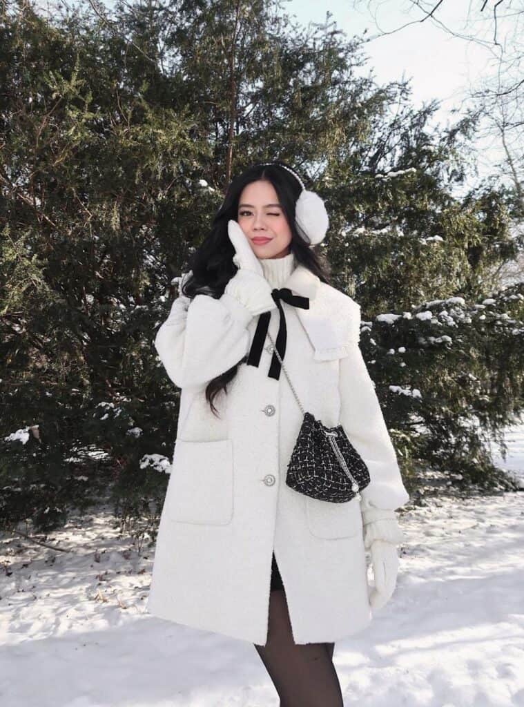 11 Boucle Coat with Fur Collar and Quilted Bucket Bag white christmas theme outfit boucle coat fur collar