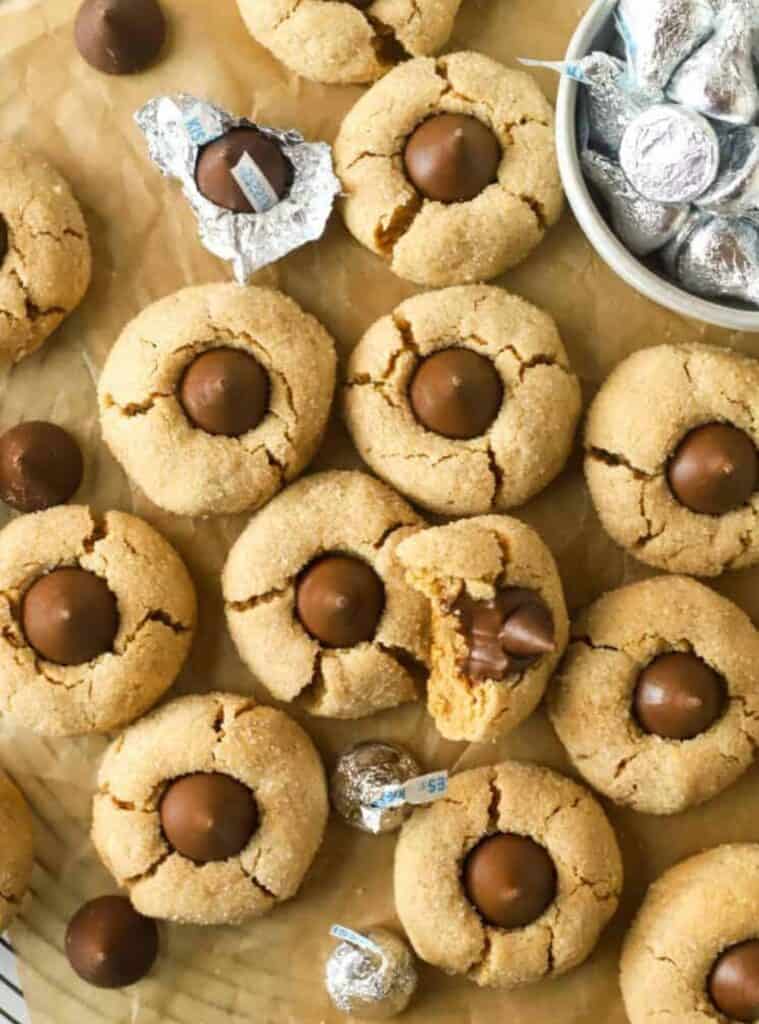 11 Peanut Butter Hershey Kiss Cookies – Classic Holiday Treat peanut butter kiss winter cookies recipes
