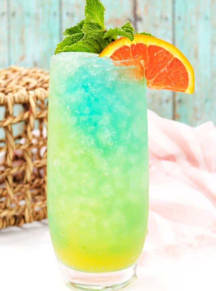 16 Refreshing Blue Lagoon Vodka Cocktail blue lagoon christmas cocktail drinks